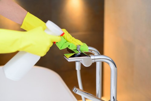 Professional end of tenancy cleaning in an SE8 apartment living room